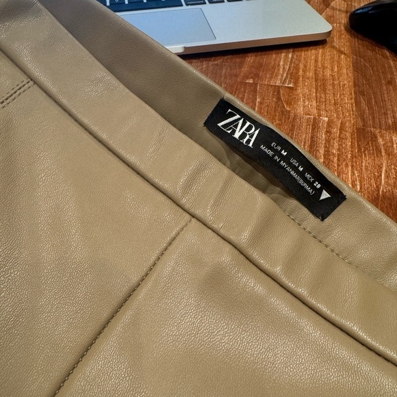 Zara Faux Leather Tan High Waisted Legging Front Ankle Slit Size M - Picture 4 of 5